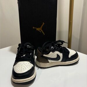 Nike Black and White Low-Top Sneakers